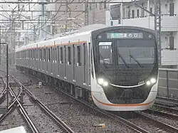 A 5-car 6020 series EMU in August 2025