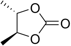 Skeletal formula of trans-2,3-butylene carbonate