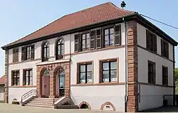 The town hall and school in Traubach-le-Haut