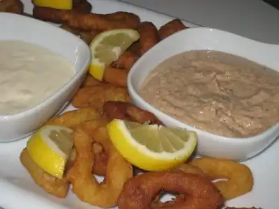 Turkish tarator with fried calamari