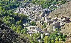 The historical village of Ashtabin, which dates back to the Safavid period, is located in Jolfa County. This village, located on the border of the Aras River, is known as the Masuleh of Azerbaijan.
