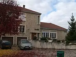 The town hall in Vadenay