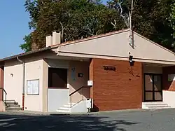 The town hall in Vallègue