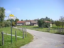 The road into Vatilieu