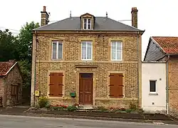 The town hall in Vaux-lès-Mouron
