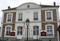 The town hall in Vendrest