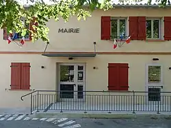 The town hall in Vieillevigne