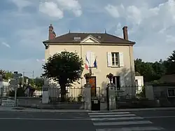 The town hall of Vienne-en-Arthies