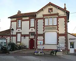 The town hall in Villemareuil