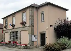 The town hall in Villers