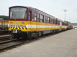 MF 67 service train
