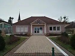 The town hall in Villette-lès-Dole