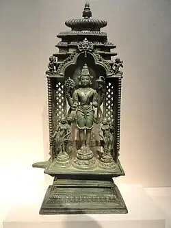 Vishnu with two consorts (Lakshmi and Saraswati), Ganga dynasty, 12th–13th century AD, Orissa, India