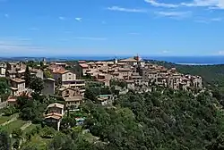 A view of the village of Tourrettes-sur-Loup from the Quenières road