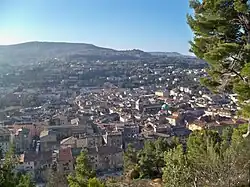 A general view of Apt