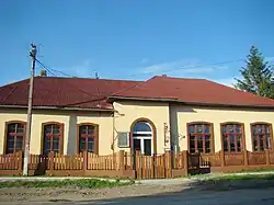 Vultureni townhall