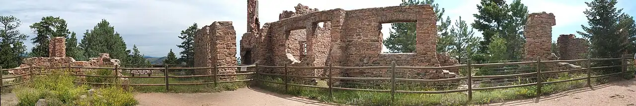 Central view of the ruins