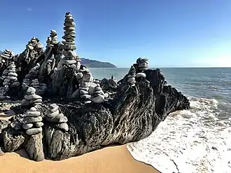Gatz balancing rocks, Wangetti Beach, 2017