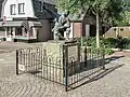 Sculpture: de Papiermaker van Berghuizer Papierfabriek