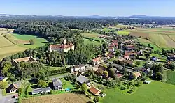 South-southwest view of Ehrenhausen am Saßbach