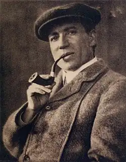 Davies in 1913