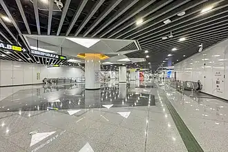 Line 10 concourse middle portion