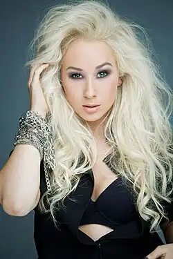 Xonia, posed photo, 2009