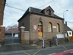The town hall in Yvrench