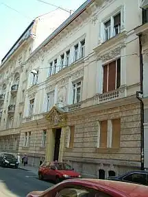 One of the district's three Zichy Palaces (Gyula Kauser, 1899), Szentkirályi utca 16 ). Built for a member of Count Nándor Zichy's family. Today an apartment building.