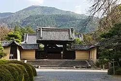 Yakui gate