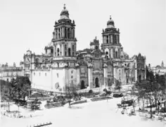 View of the cathedral between 1880 and 1887, when the Aztec sun stone was moved to the Museo de la Calle de Moneda