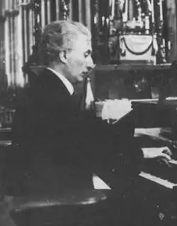 Édouard Commette at the organ of Lyon Cathedral