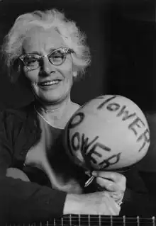 Reynolds photographed by Diana Davies, c. 1965