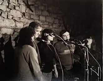 Late line-up of The Watersons featuring (left to right) Norma, Martin Carthy, Rachel, Mike and Lal Waterson. Live at the Rockingham Arms, Wentworth, South Yorkshire, 16 October 1987